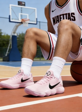 耐克 Nike Hyperdunk 2017 樱花粉男子低帮实战篮球鞋IM3368-606