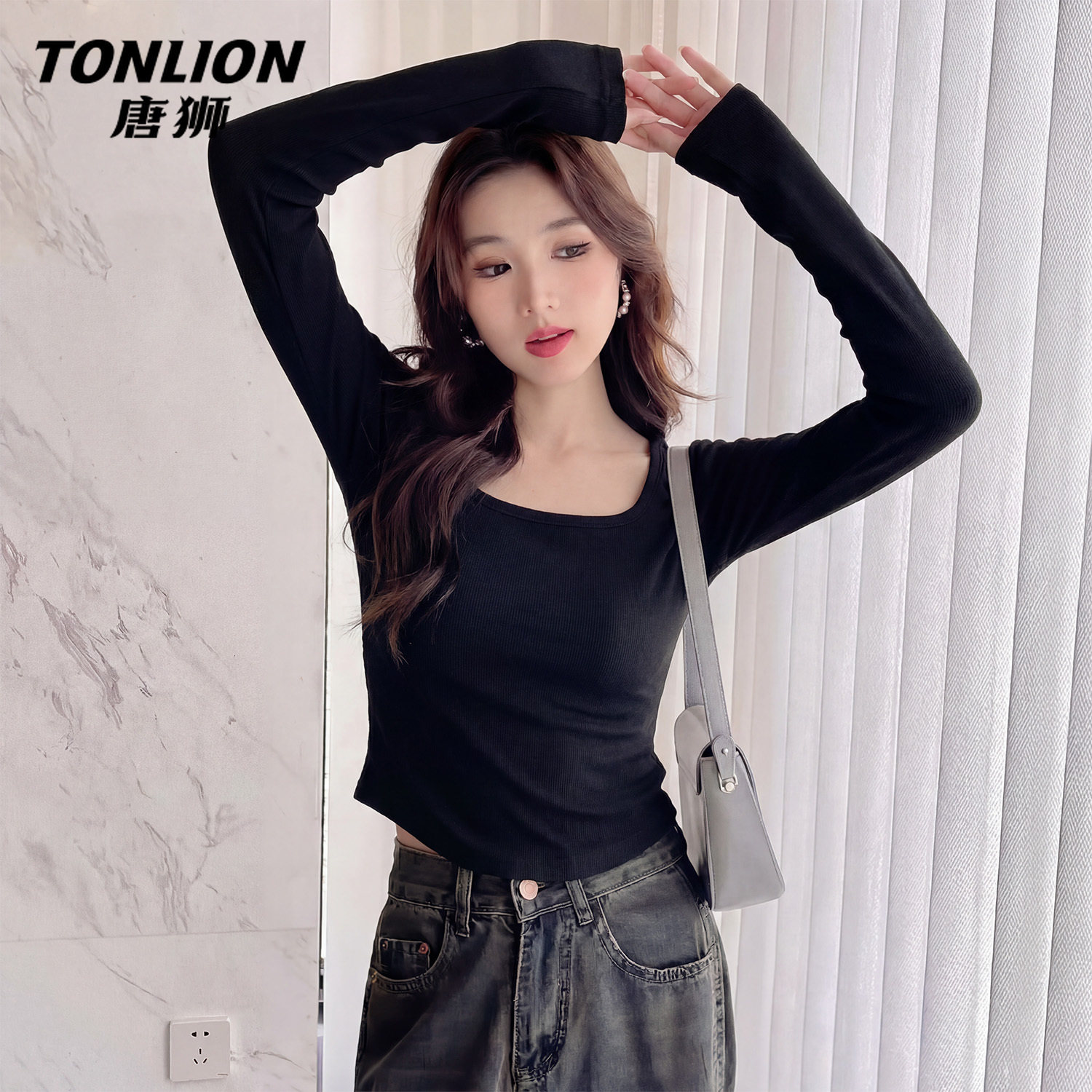 唐狮官方黑色长袖t恤女2026新款春方领褶皱打底衫短款修身上衣V