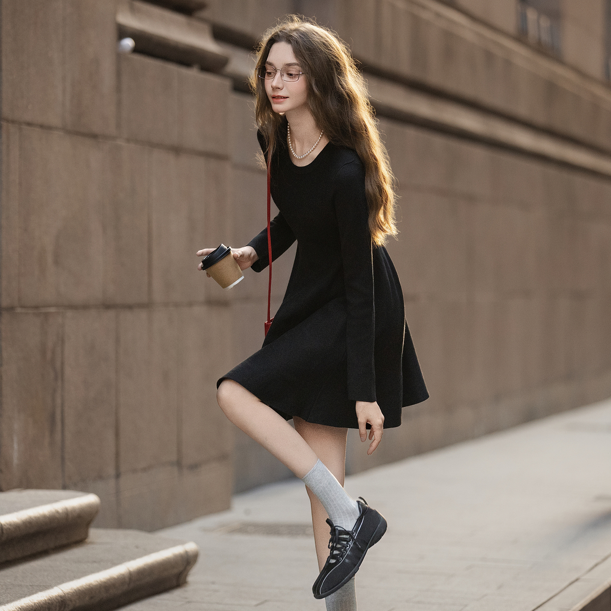 唐狮秋冬季长袖连衣裙女精致收腰