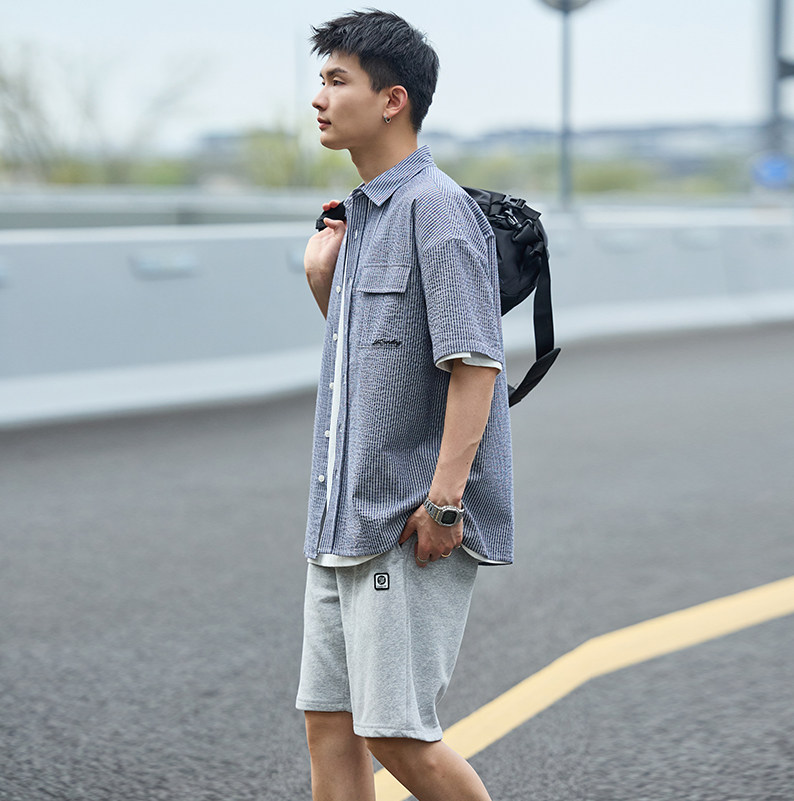 唐狮夏季新款泡泡纱短袖衬衫男条纹高级感短袖宽松休闲衬衣