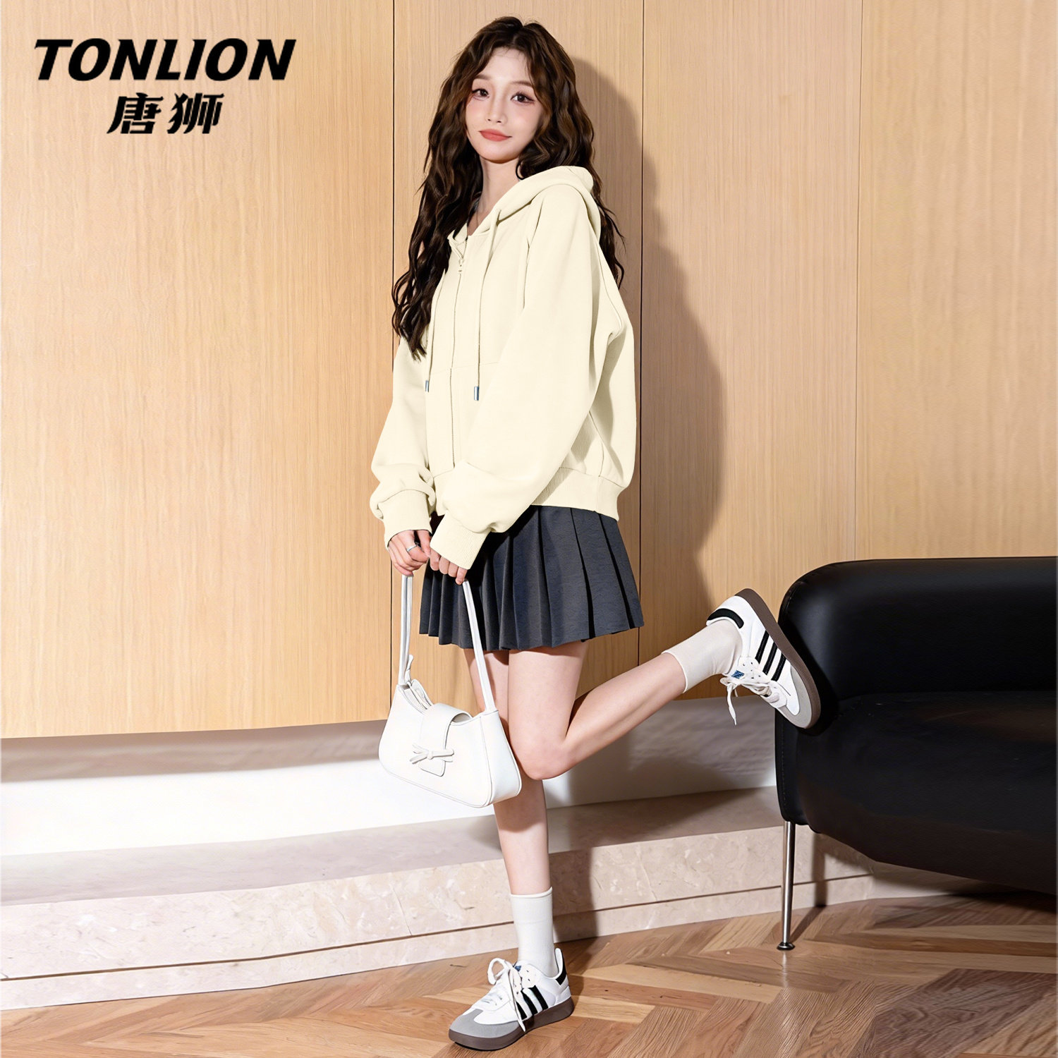 唐狮官方短款开衫外套女春秋款2026新款女士宽松连帽开衫上衣女V