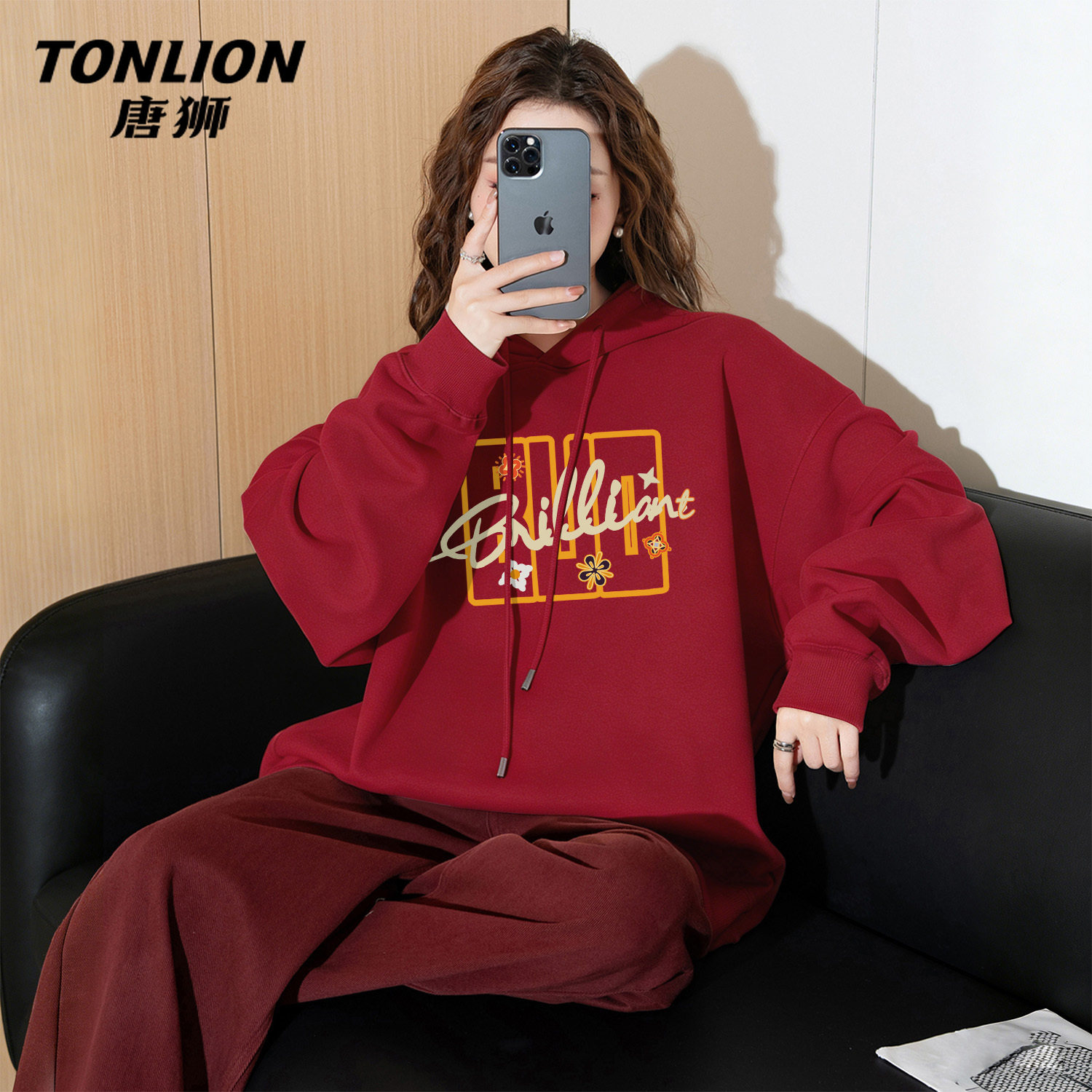 唐狮官方红色连帽卫衣女春秋款2026新款本命年马年衣服新年战袍V