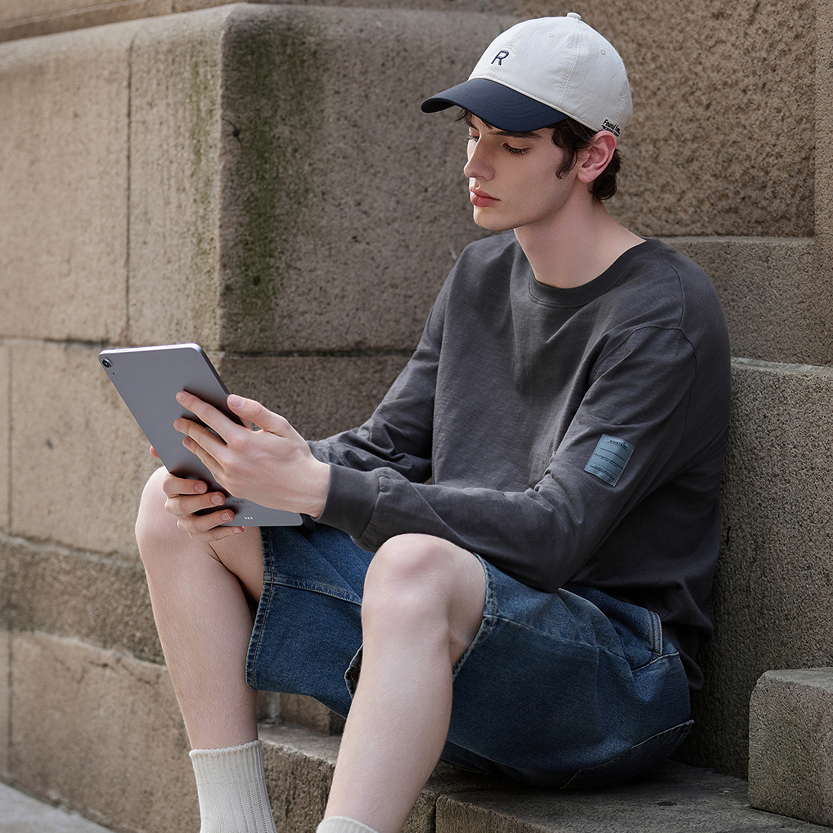 唐狮秋季新款长袖T恤男纯色小标