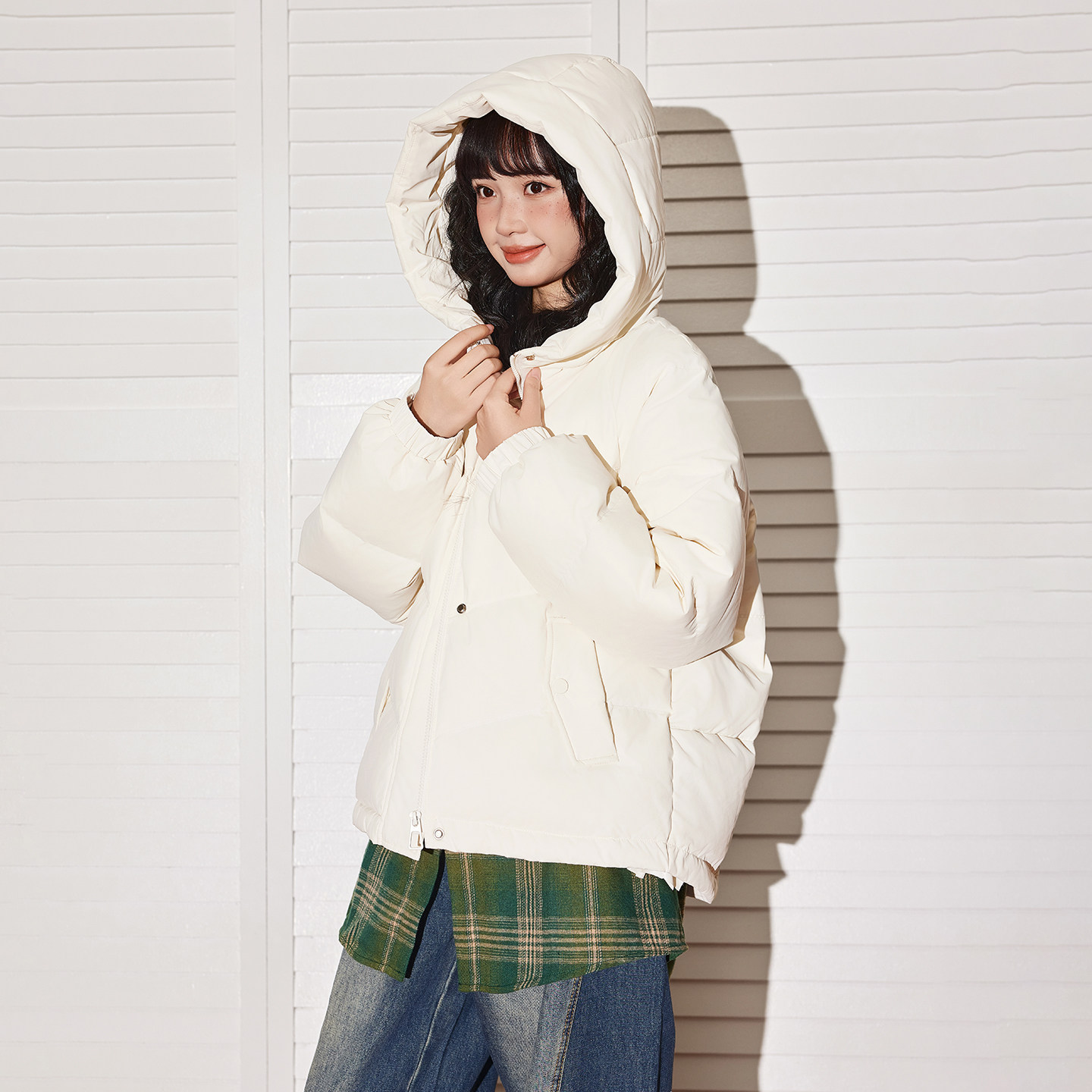 唐狮白色短款连帽羽绒服女2026冬季新款小个子保暖外套时尚上衣VB