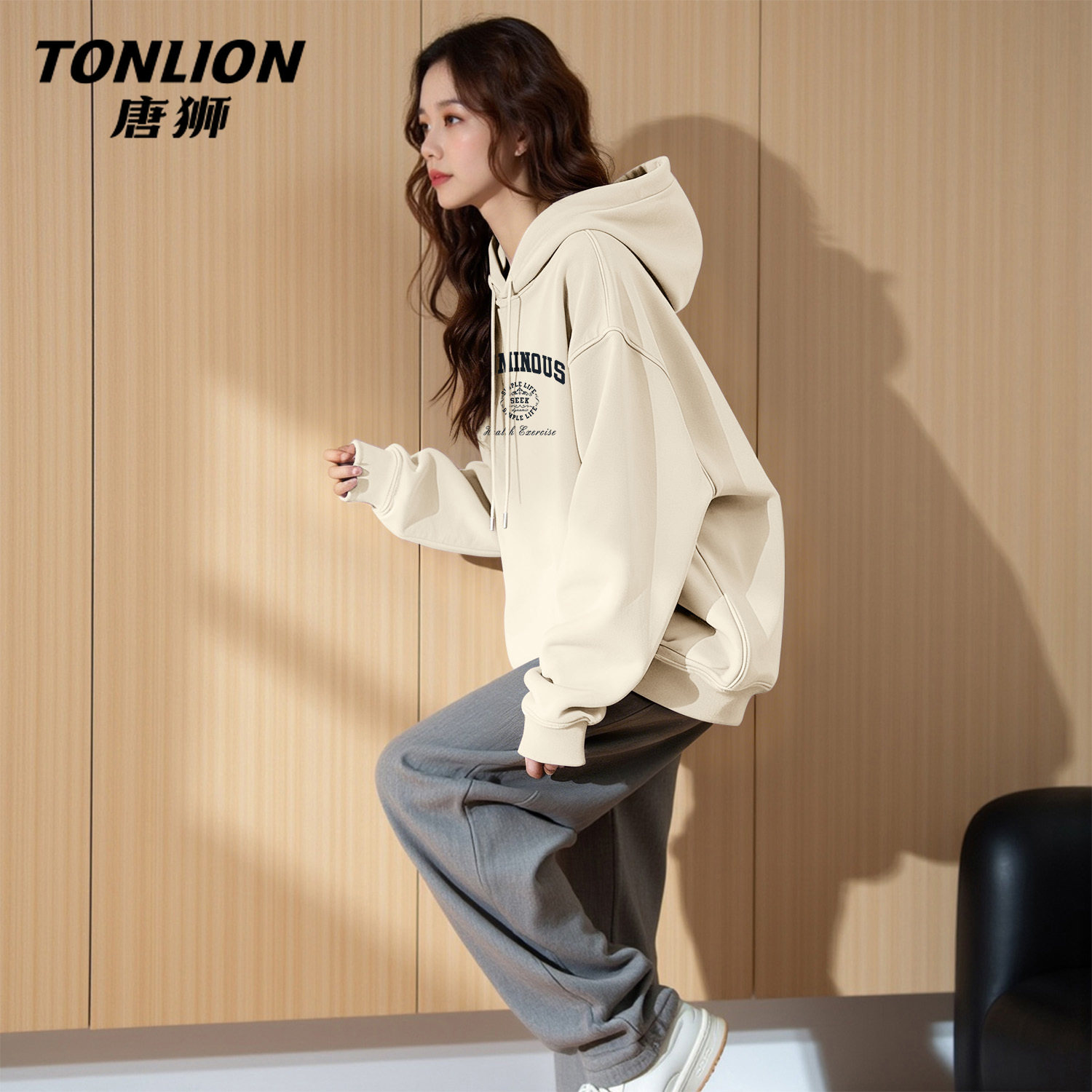 唐狮官方休闲连帽卫衣外套女2026新款春秋款女士宽松显瘦上衣女V