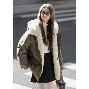 TUTA 棉衣女仿羊羔毛拼接连帽腰部抽绳收腰设计时尚 唐狮秋冬季 短款