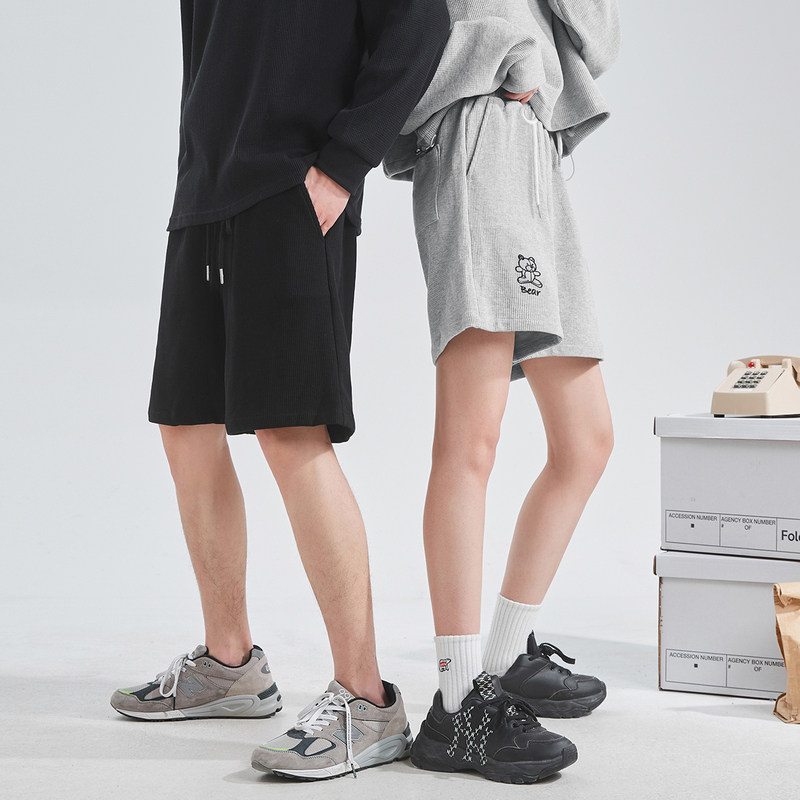 唐狮华夫格薄款休闲短裤夏新款情侣男垂感运动裤子潮流女百搭
