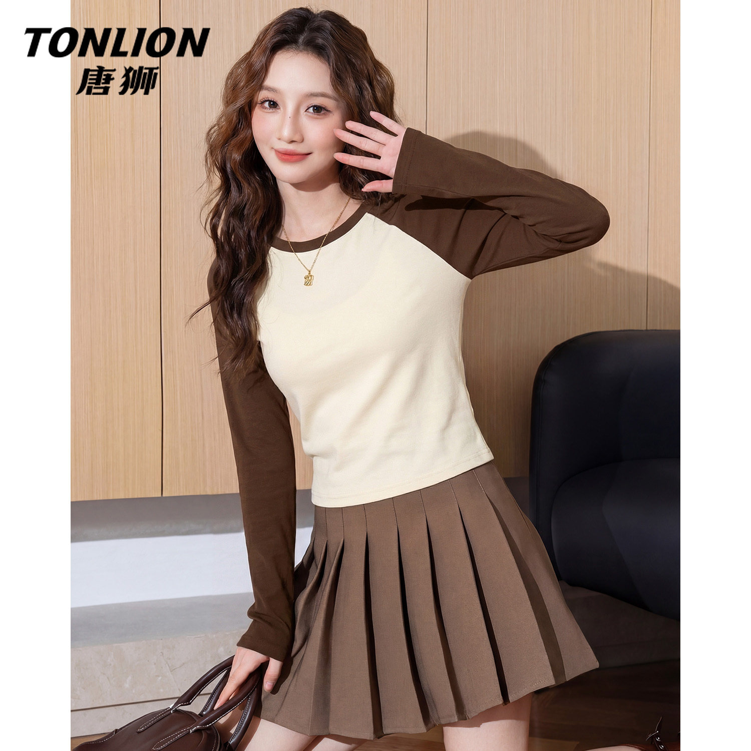 唐狮官方撞色插肩长袖t恤女春秋款2026新款小个子修身显瘦上衣V