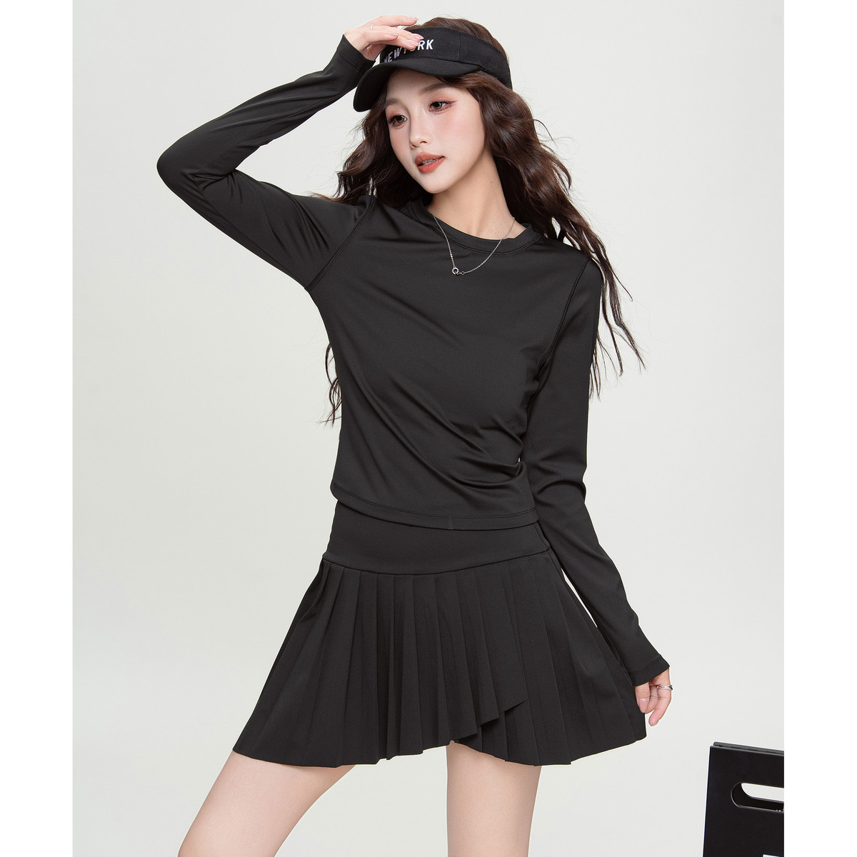 唐狮春秋女圆领短款长袖T恤百褶裙上下两件套小个子套装TD