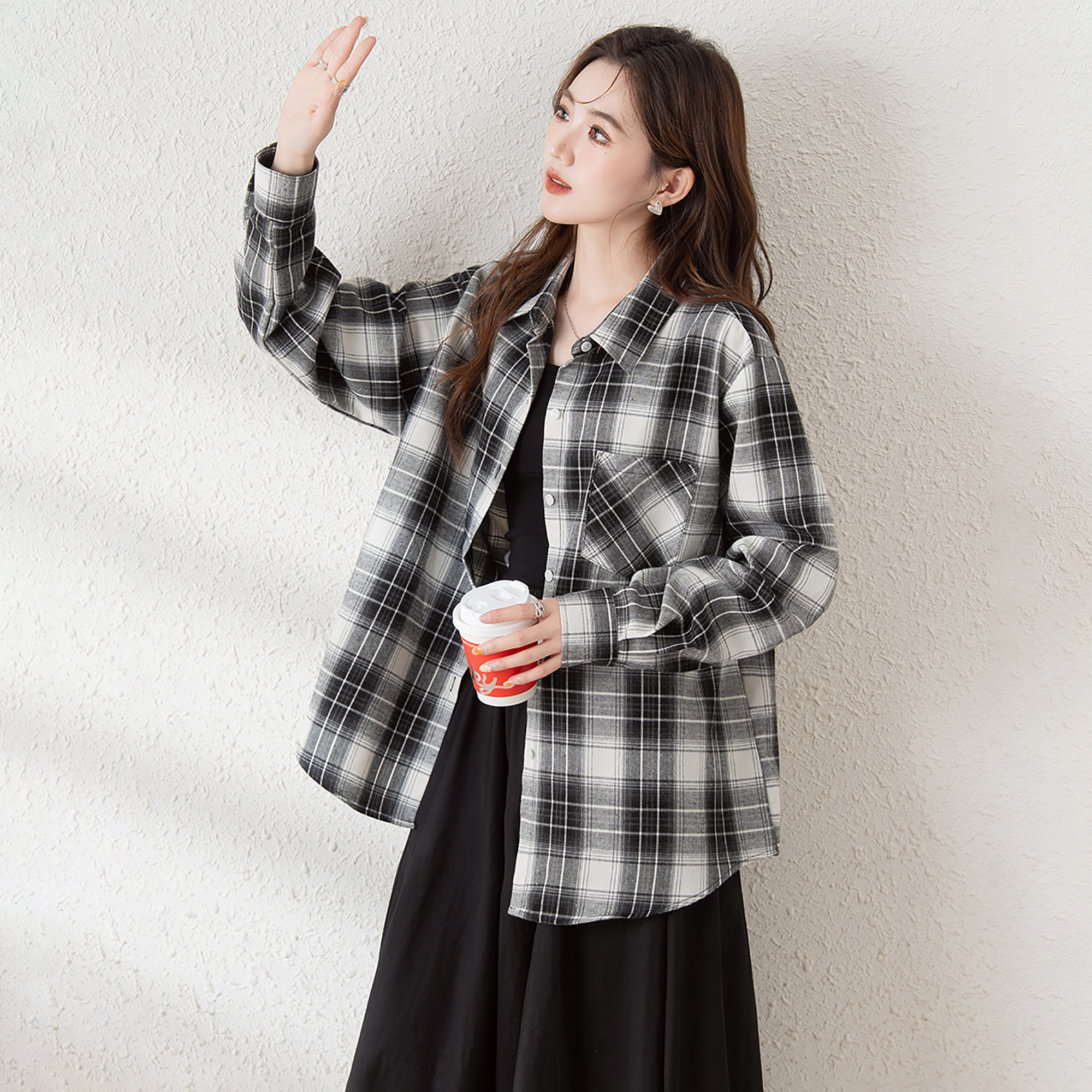 唐狮新款长袖衬衫女黑白格子翻领