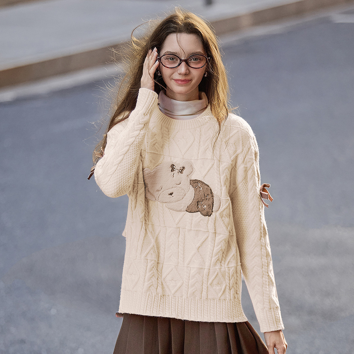 唐狮秋冬季毛衣女圆领套头贴布绣