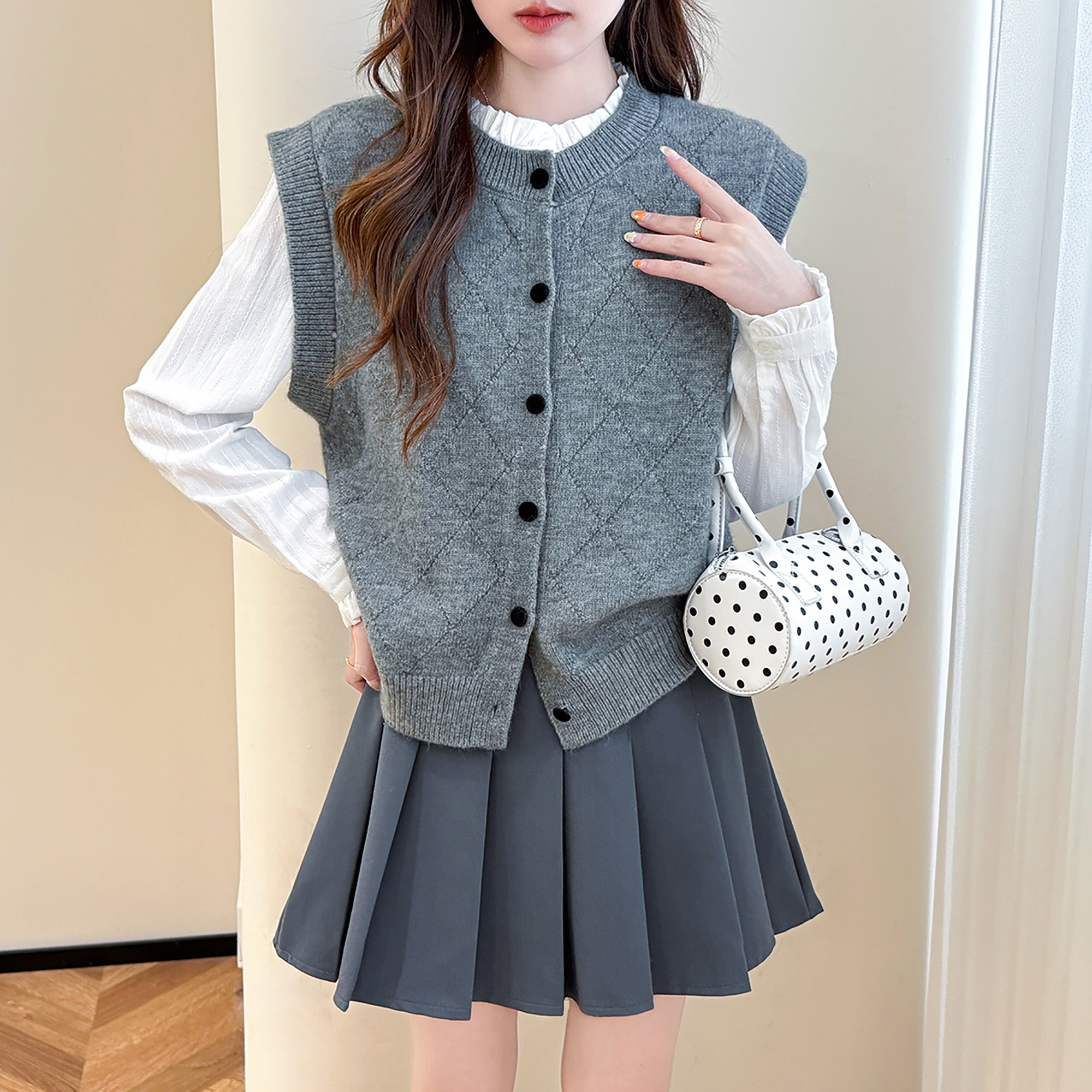 唐狮秋冬季女毛衣菱格设计圆领开