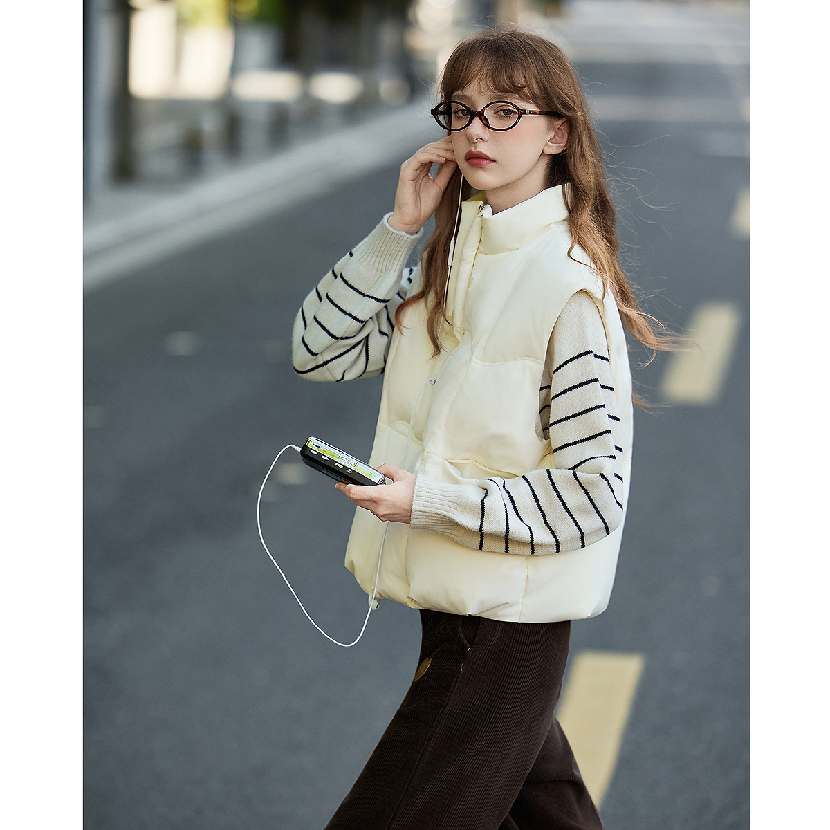 唐狮秋冬季短款马甲羽绒服女外穿背心保暖时尚净色百搭超好看tu