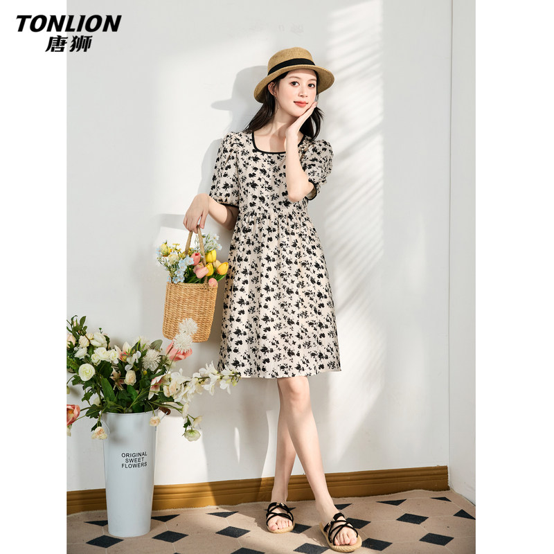 唐狮春夏季连衣裙女新款法式碎花裙高级感显瘦中长款方领裙子