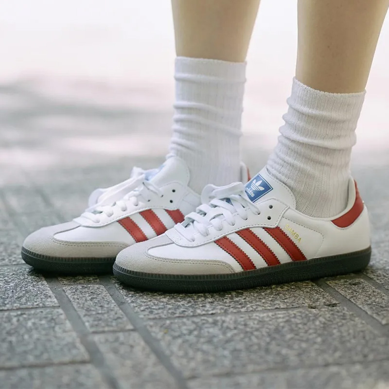 Adidas阿迪达斯经典运动休闲鞋