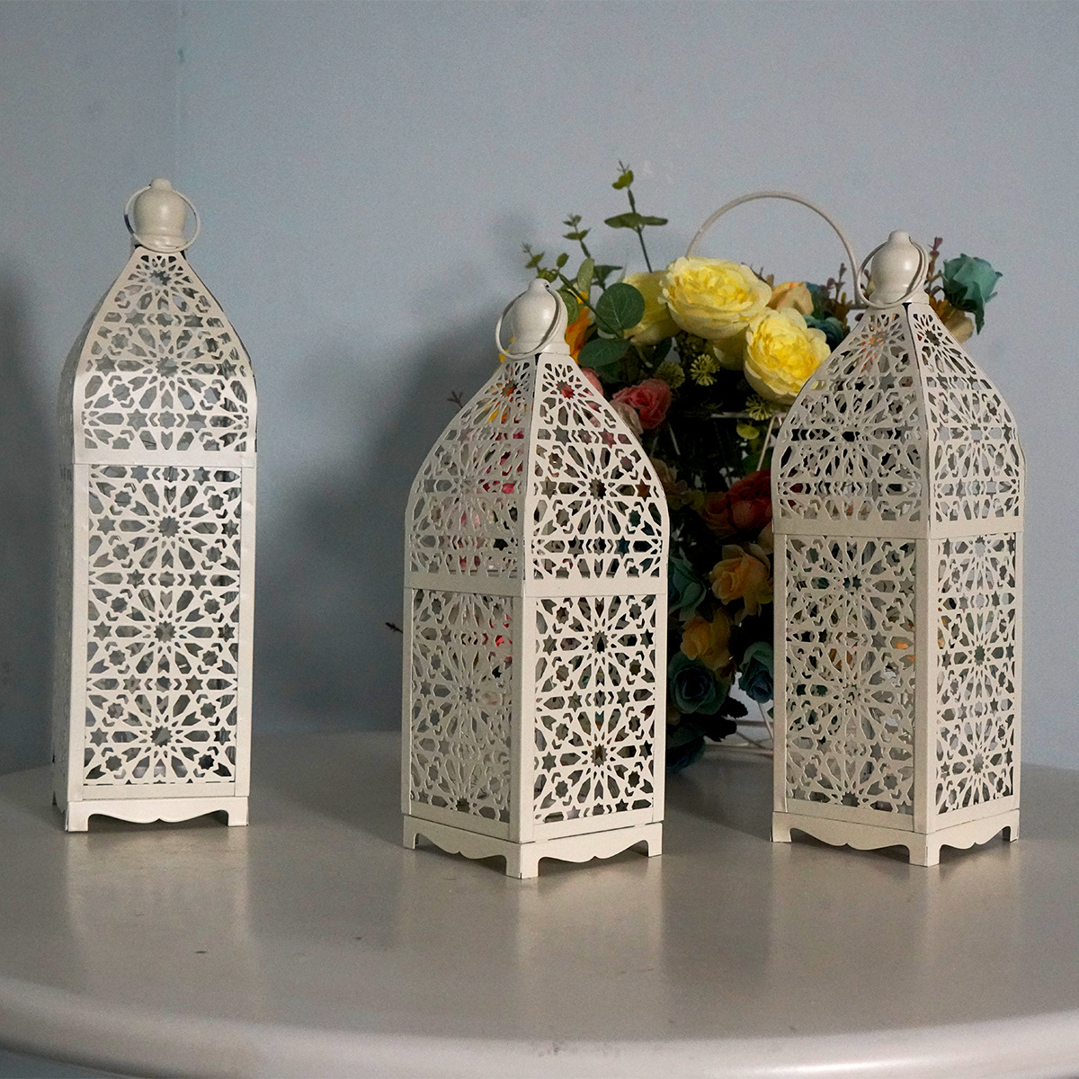 跨境厂家直销led风灯中东风格镂空铁制模具氛围感灯笼摆件