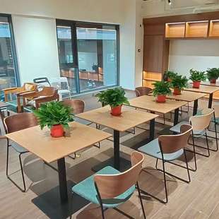 美式 双人餐桌椅组合水磨石圆桌子弯曲木桌椅食堂员工餐厅实木桌椅