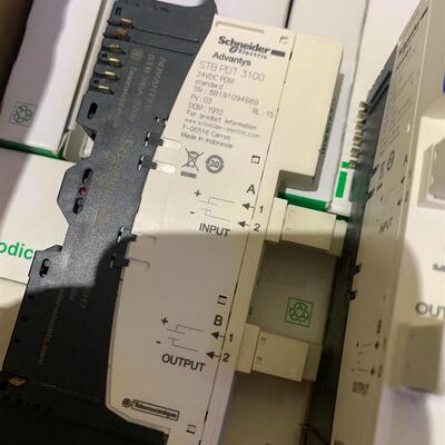 《议价》全新无包装施耐德STBPDT3100。功能好底座接线端子齐全