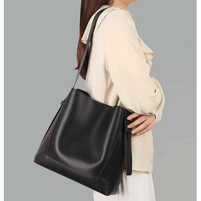 2024新款日韩风水桶包潮简约牛皮通勤手提包女单肩大容量托特包女,箱包皮具/热销女包/男包,水桶包,淘宝优惠券,粉丝福利购,淘宝优惠卷