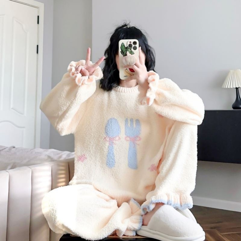 甜美冬季睡衣少女加绒加厚珊瑚绒休闲可爱花边软绵绵家居服套装