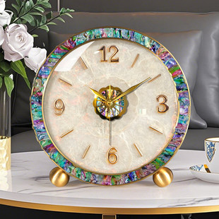 轻奢高级感小座钟客厅桌面时钟表摆台式2026新款家用黄铜高端摆件
