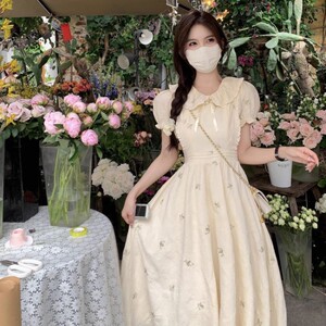 森系初恋气质收腰碎花连衣裙女学生夏季甜美中长款泡泡袖显瘦裙子