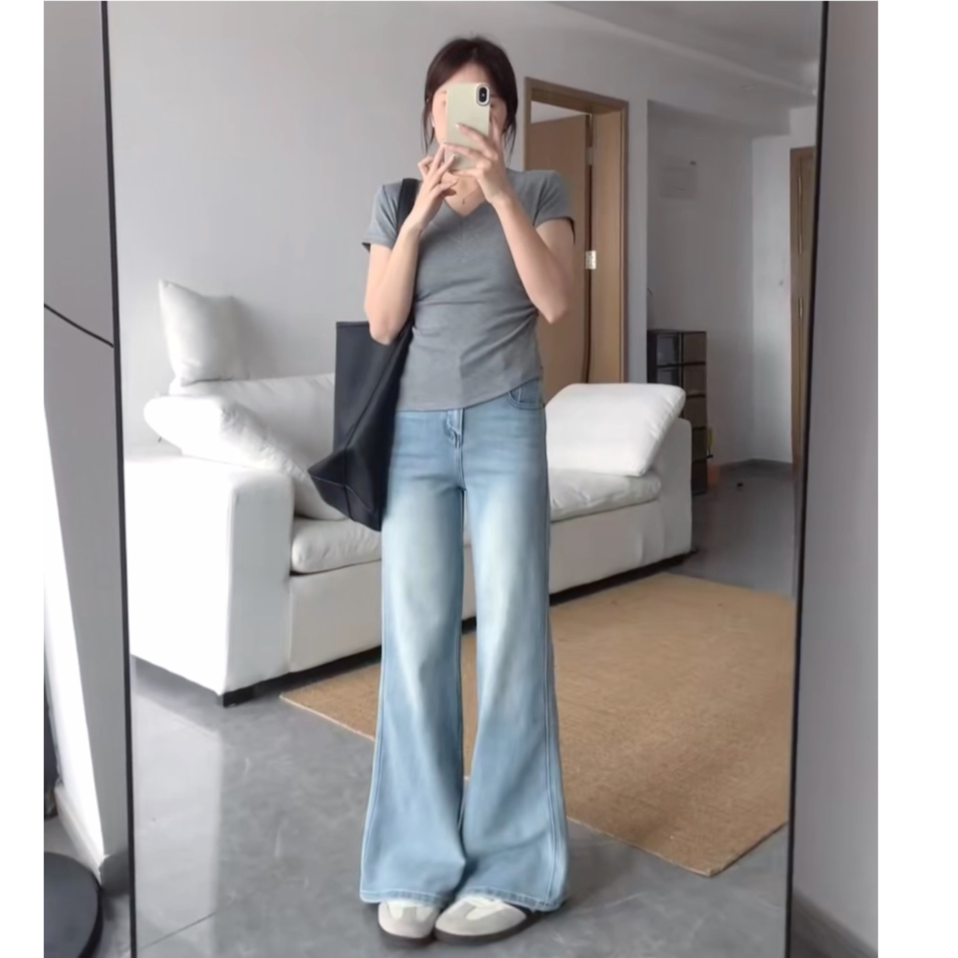 浅蓝色微喇牛仔裤女不贴腿喇叭裤