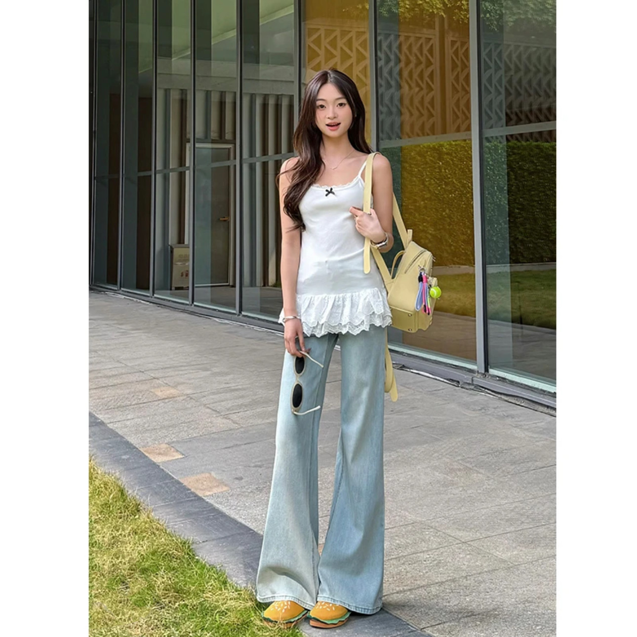 浅蓝色喇叭牛仔裤女2026新款显瘦弹力修身高腰不贴腿微喇裤小个子