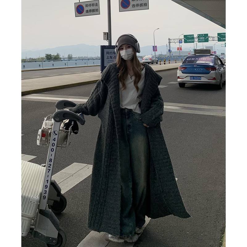 高级感灰色长款大毛衣开衫女秋冬宽松慵懒风过膝气质软糯针织外套
