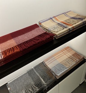 爱丁堡羊毛围巾高档秋冬新款经典格子羊绒披肩两用保暖情侣围脖潮