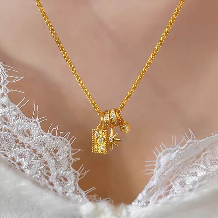 金色四芒星爱心项链女复古精致高级感锁骨链轻奢小众设计气质吊坠