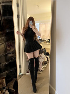 荔桃想睡觉ya |黑色小猫~无袖收腰打底衫收腰显雷大腰细百褶裙