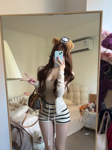 荔桃想睡觉ya【素颜搭子】纯欲风辣妹抹胸背心上衣收腰短裤两件套