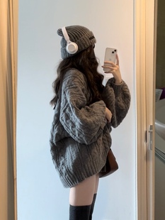 荔枝爱睡觉原蜜桃睡不着秋冬v领灯笼袖慵懒厚宽松美式粗麻花毛衣