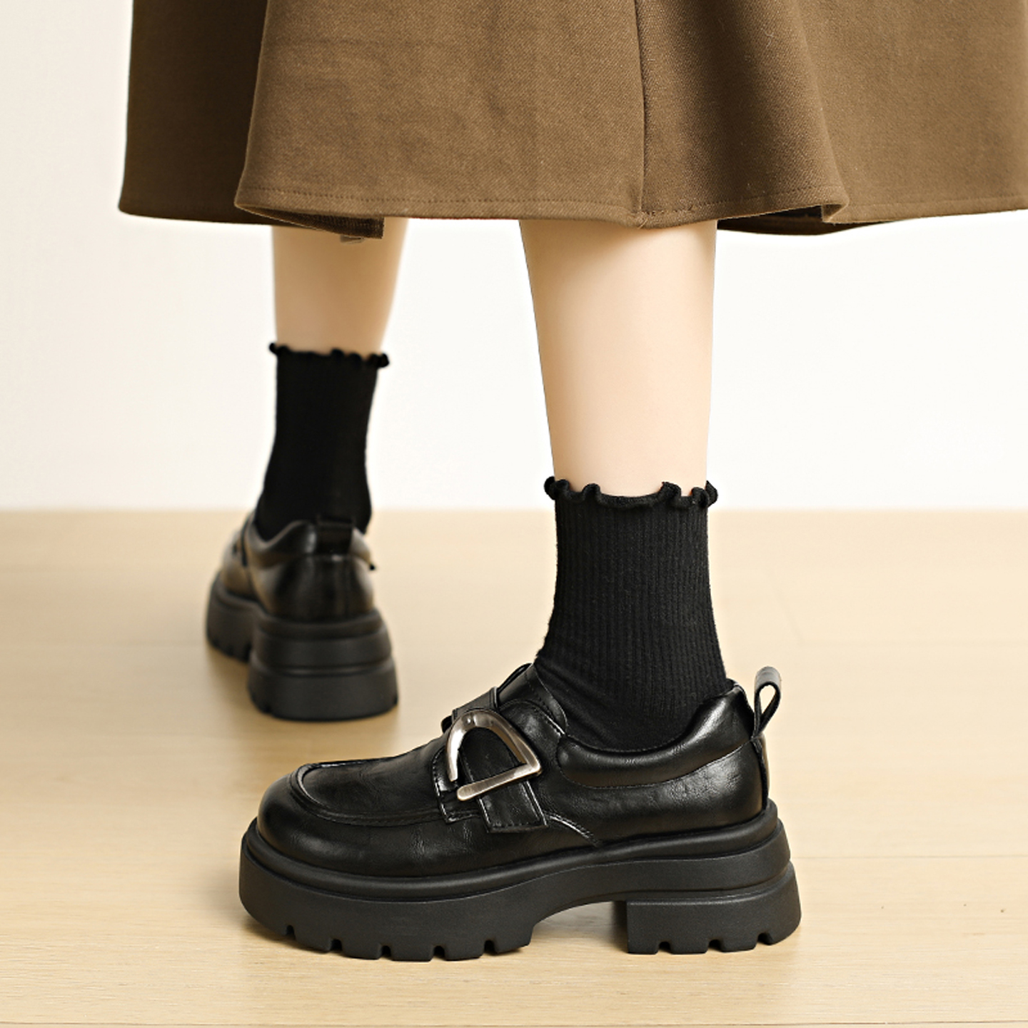 英伦风厚底皮带扣乐福鞋