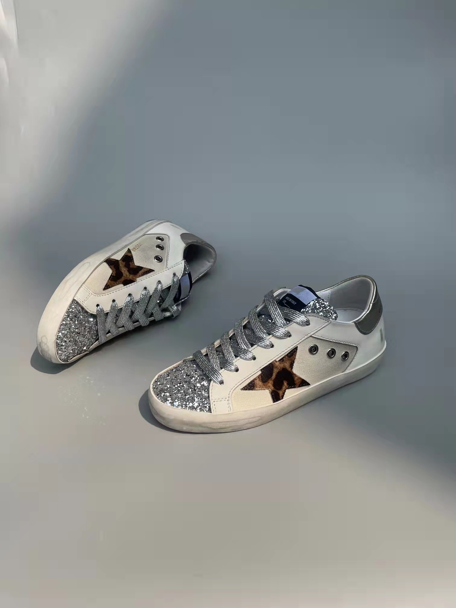 2023春季新色经典做旧星星脏脏鞋板鞋休闲时尚原创女装鞋