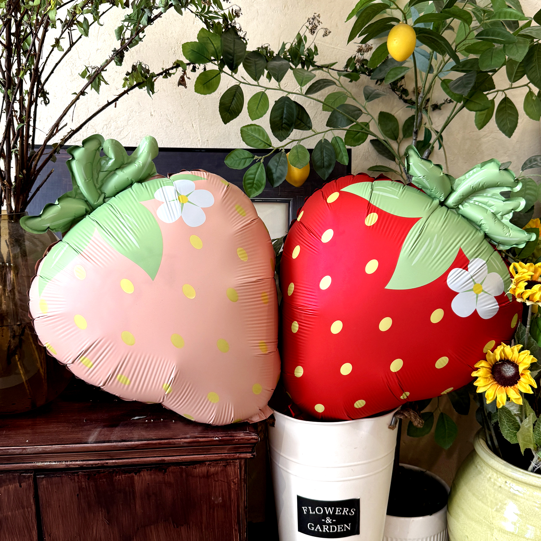 新款草莓卡通水果铝膜气球生日派对儿童幼儿园活动可爱装饰布置