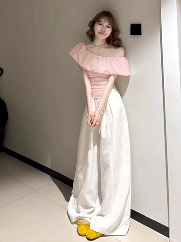 Красивый розовый топ на одно плечо с открытыми плечами и короткими рукавами с рюшами для женщин, элитное лето, красивый дизайн и уникальный смысл