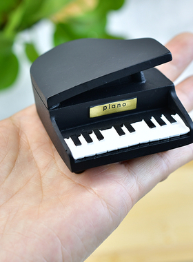 创意三角钢琴树脂摆件