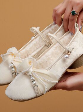 冬季新款传统布鞋女鞋配旗袍加绒棉鞋小香风汉服鞋女舞蹈鞋绣花鞋