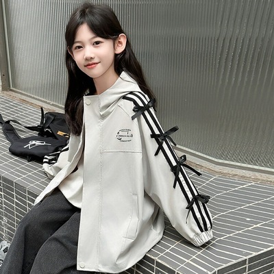女童优质8岁外套2025秋装新款儿童结绑带冲锋衣女中大童洋气时髦
