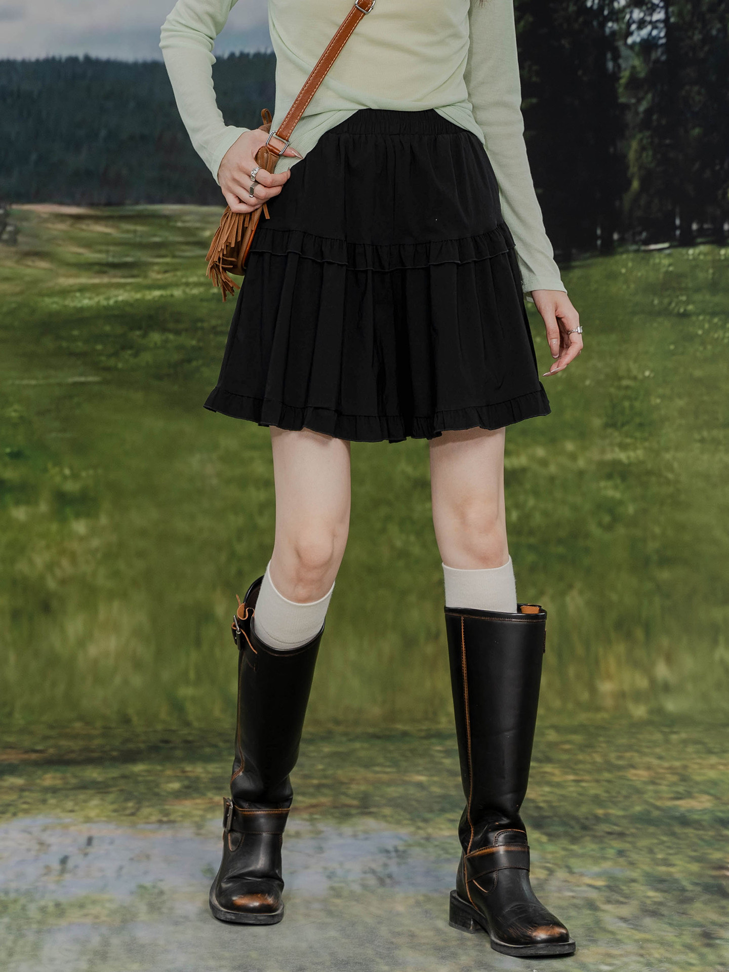 Designed with a Ruffled Edge, Elastic High-Waisted Shorts with a Stylish Lace Skirt, Loose Fit, Slimming, Age-Reducing, Wide-Leg Casual Pants