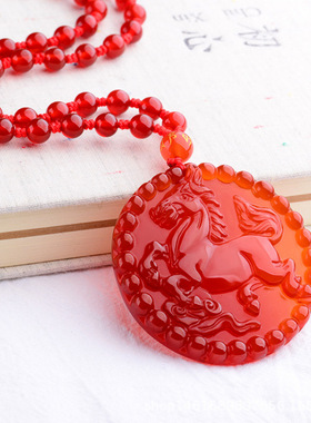 2026丙午马年天然红玛瑙圆牌生肖马马到成功骏马奔腾男女吊坠批发