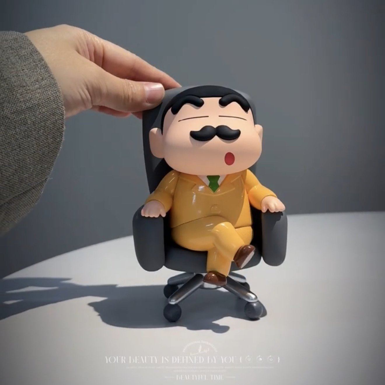 大人也要玩玩具总裁老板蜡笔小新创意桌面摆件办公室装饰卡通公仔,家居饰品,桌面摆件,淘宝优惠券,粉丝福利购,淘宝优惠卷