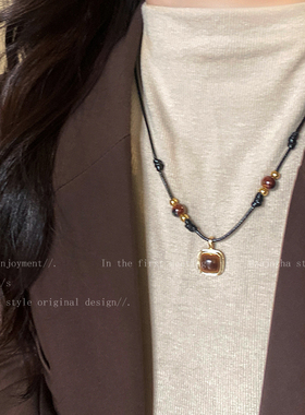 虎眼石吊坠长款项链女秋冬中古轻奢高级感装饰毛衣链复古百搭配饰