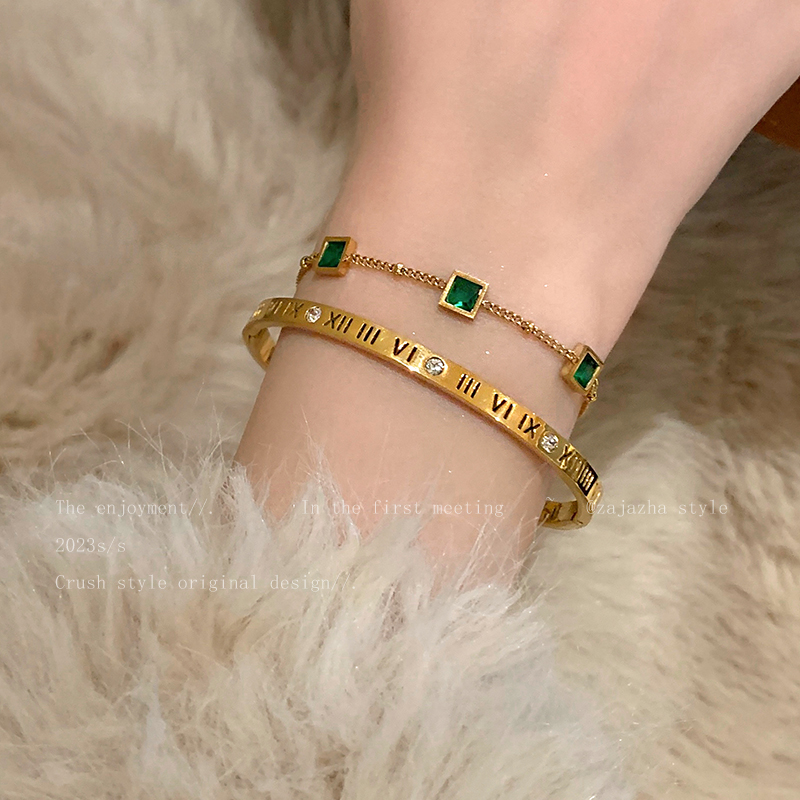 钛钢不掉色绿色锆石手链女复古双层叠戴手镯轻奢小众精致高级手饰