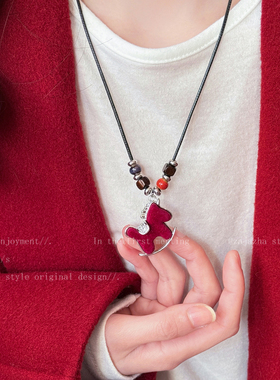 红色丝绒小马项链女款本命年长款