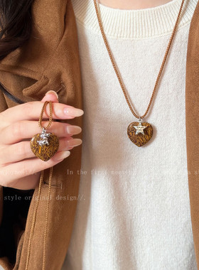 棕色爱心小狗吊坠项链女