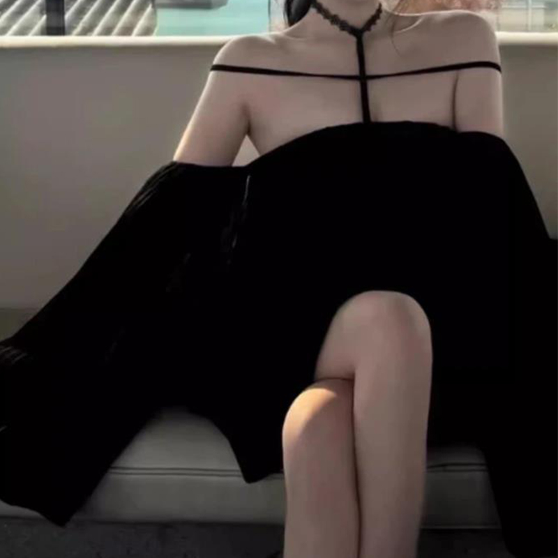 一字肩连衣裙女轻奢名媛高级感生日礼服重工褶皱网纱拼接挂脖短裙