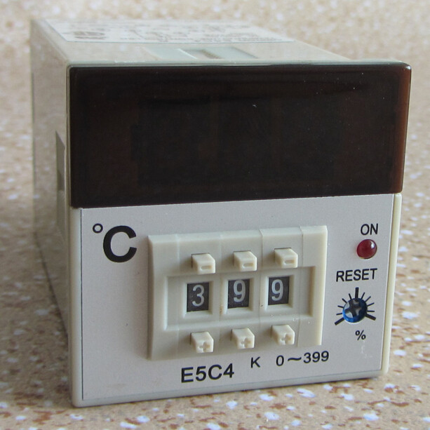 全新 数显 E5C4-R 数显温度控制器 温控仪 K型0-399℃ 高品质
